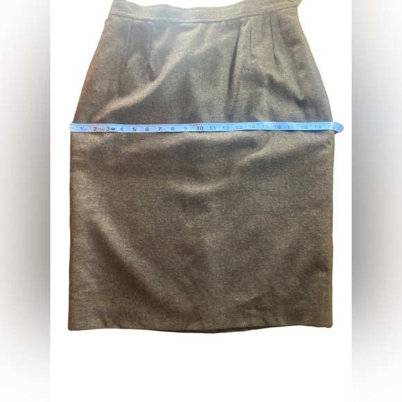 Vintage YSL wool skirt medium sized Yves Saint Laurent - Picture 8 of 8